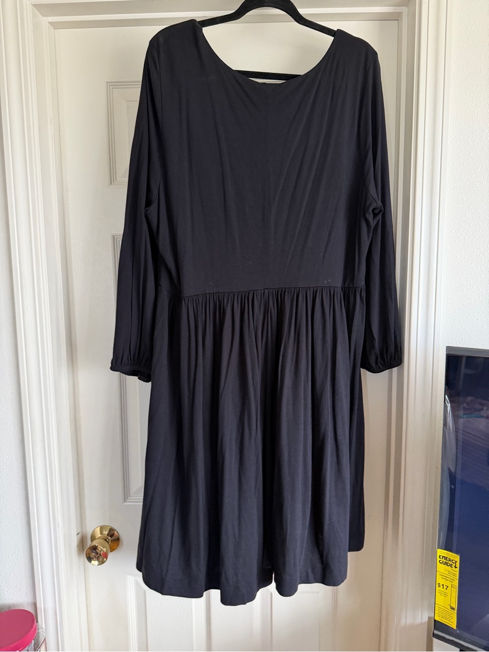 Old Navy Black Long-Sleeve V-Neck Swing Dress - Picture 4 of 6
